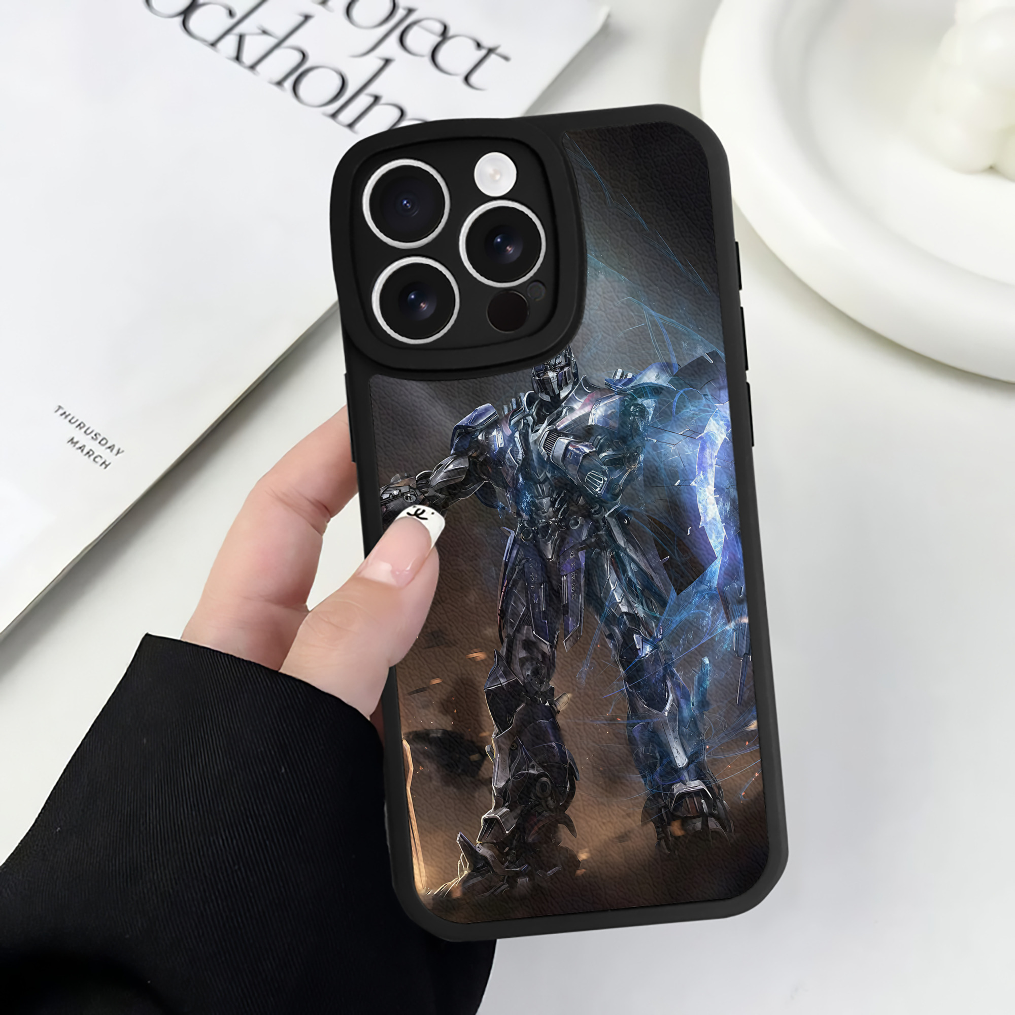 （画像用） Transformers トランスフォーマー 【iPhone 16シリーズ対応】シリコンスマホケース（レザー調） 材質：シリコン